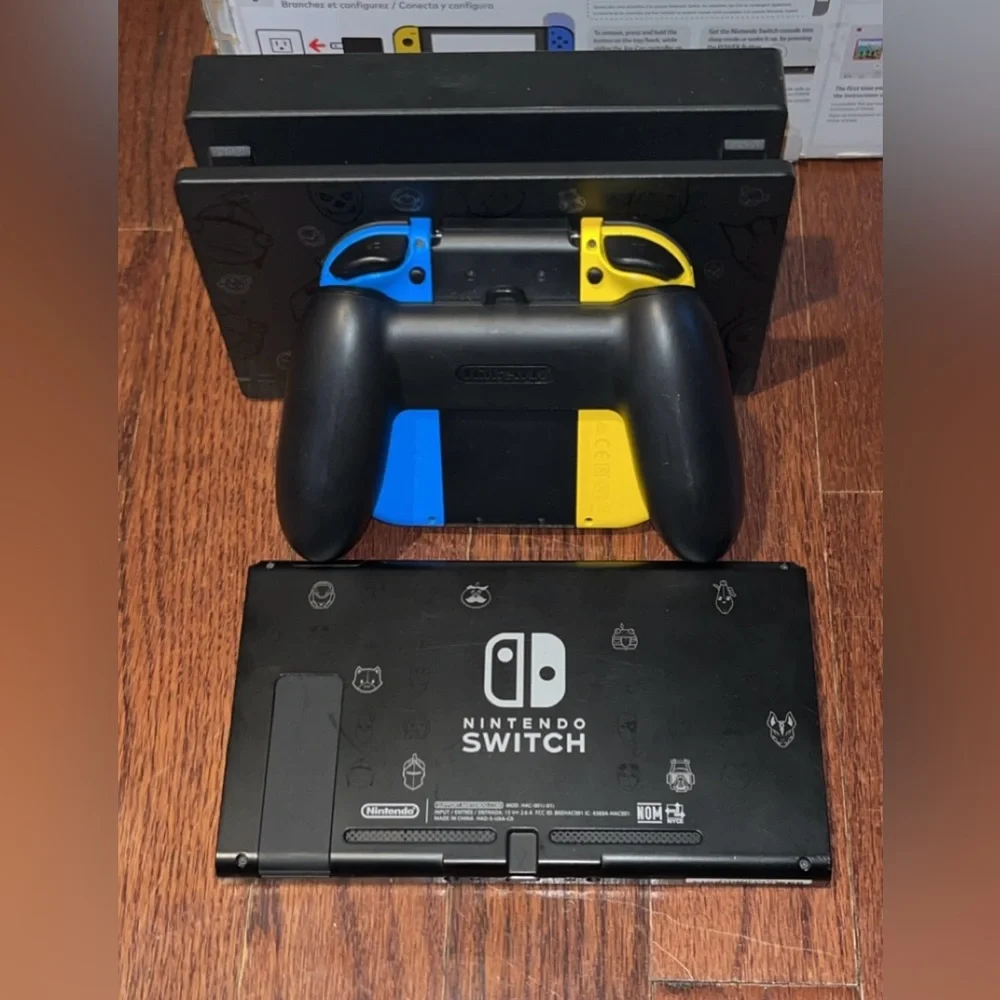 Nintendo Switch Fortnite Wildcat Bundle